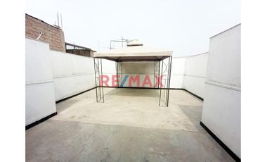 Amplio Duplex En Ate A Un Paso De Parque Ceres Y Cerca A Real Plaza Puruchuco