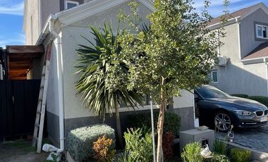 Se vende acogedora casa, Cond. Los Remos, Laguna del Sol