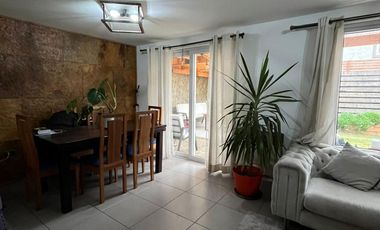 Se vende acogedora casa, Cond. Los Remos, Laguna del Sol