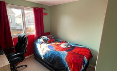 Se vende acogedora casa, Cond. Los Remos, Laguna del Sol