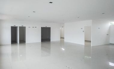 Edificio para oficinas en renta en Ciudad del Carmen en Col. Tila