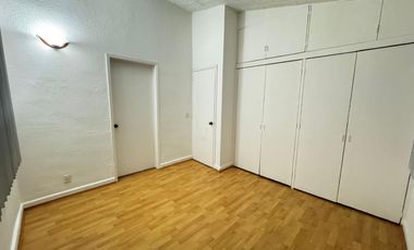 3 min CC Sta Fe, excelente casa cond hor, 2 rec, 2 baños, 2 est, jardin, $17,000 incl mant