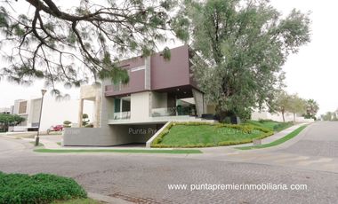 Casa en Coto Puerta Plata de Lujo en Venta Av Universidad Puerta Hierro Zapopan