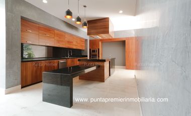 Casa en Coto Puerta Plata de Lujo en Venta Av Universidad Puerta Hierro Zapopan