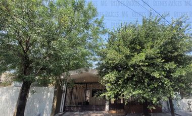 Casa D UNA SOLA PLANTA n venta Los Cedros abajo de Cumbres 3er Sector, a 30m de esquina, a 2 cuadras de parque, a 1.3km (4 min) de Paseo de los Leones