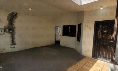 Casa D UNA SOLA PLANTA n venta Los Cedros abajo de Cumbres 3er Sector, a 30m de esquina, a 2 cuadras de parque, a 1.3km (4 min) de Paseo de los Leones