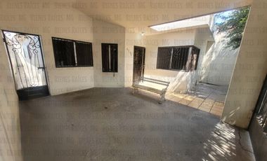 Casa D UNA SOLA PLANTA n venta Los Cedros abajo de Cumbres 3er Sector, a 30m de esquina, a 2 cuadras de parque, a 1.3km (4 min) de Paseo de los Leones