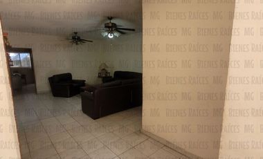 Casa D UNA SOLA PLANTA n venta Los Cedros abajo de Cumbres 3er Sector, a 30m de esquina, a 2 cuadras de parque, a 1.3km (4 min) de Paseo de los Leones