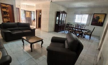 Casa D UNA SOLA PLANTA n venta Los Cedros abajo de Cumbres 3er Sector, a 30m de esquina, a 2 cuadras de parque, a 1.3km (4 min) de Paseo de los Leones