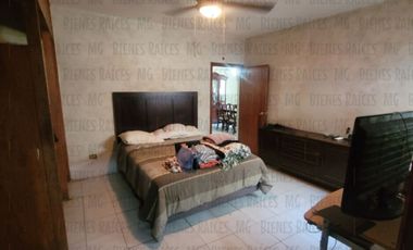 Casa D UNA SOLA PLANTA n venta Los Cedros abajo de Cumbres 3er Sector, a 30m de esquina, a 2 cuadras de parque, a 1.3km (4 min) de Paseo de los Leones