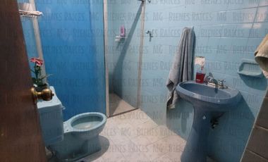 Casa D UNA SOLA PLANTA n venta Los Cedros abajo de Cumbres 3er Sector, a 30m de esquina, a 2 cuadras de parque, a 1.3km (4 min) de Paseo de los Leones