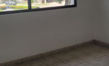 Alquilo villa en el Tennis Club