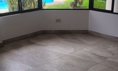 Alquilo villa en el Tennis Club