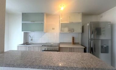 ✨🏠 Amplio, iluminado y frente a la 🏊‍♀️ piscina: Dúplex familiar en el mejor clima de Lima ☀️🌿