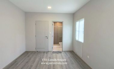 2-story townhouse for sale in Anya Ratchapruek Nakhon In project. French Country Style design house from Land and House, with furniture, price 7.5 mil