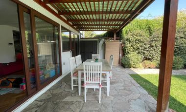 Luminosa Casa Antigua Remodelada En Ñuñoa / 3d 3b