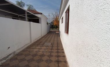 Luminosa Casa Antigua Remodelada En Ñuñoa / 3d 3b