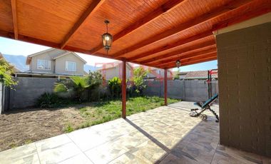 Casa 3d+1b+3est. En Condominio Los Coihues, Lampa