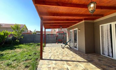 Casa 3d+1b+3est. En Condominio Los Coihues, Lampa