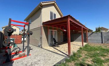 Casa 3d+1b+3est. En Condominio Los Coihues, Lampa