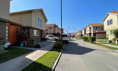 Casa 3d+1b+3est. En Condominio Los Coihues, Lampa