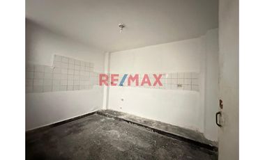 Se Vende Casa De 4 Pisos Cerca A Gamarra