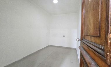 CASA CON  ESTACIONAMIENTO