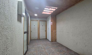 CASA CON  ESTACIONAMIENTO