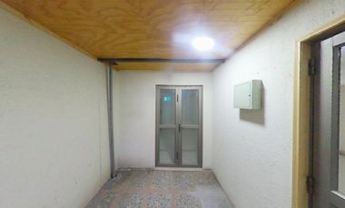 CASA CON  ESTACIONAMIENTO