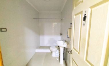 CASA CON  ESTACIONAMIENTO
