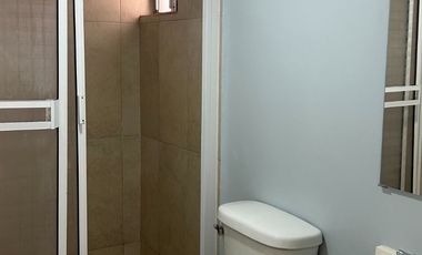 DEPTO REMODELADO EN BOULEVARD LAS FUENTES  VILLA FLORESTA C PORTON ELECTRICO