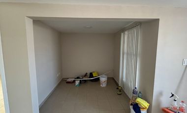 DEPTO REMODELADO EN BOULEVARD LAS FUENTES  VILLA FLORESTA C PORTON ELECTRICO