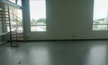 Edificio Corporativo en Esquina, a Pasos de La Minerva.