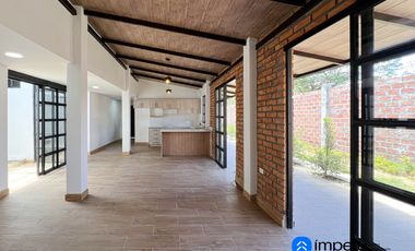 Casa en venta en sector Ceibopamba cerca de la avenida principal y a pocos minutos del centro de Malacatos