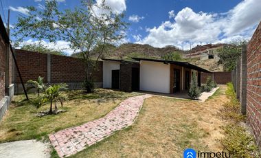 Casa en venta en sector Ceibopamba cerca de la avenida principal y a pocos minutos del centro de Malacatos