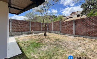 Casa en venta en sector Ceibopamba cerca de la avenida principal y a pocos minutos del centro de Malacatos