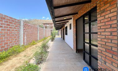 Casa en venta en sector Ceibopamba cerca de la avenida principal y a pocos minutos del centro de Malacatos