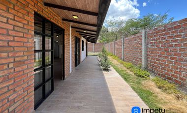 Casa en venta en sector Ceibopamba cerca de la avenida principal y a pocos minutos del centro de Malacatos