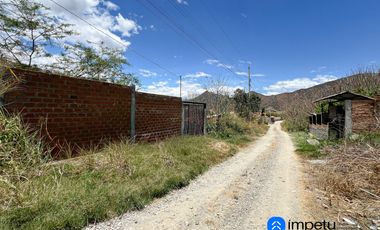 Casa en venta en sector Ceibopamba cerca de la avenida principal y a pocos minutos del centro de Malacatos