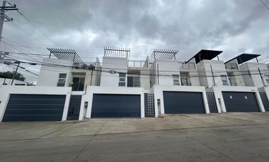 Casa en RENTA en Lienzo Residencial, colonia Loma Bonita, vía rápida Alamar.