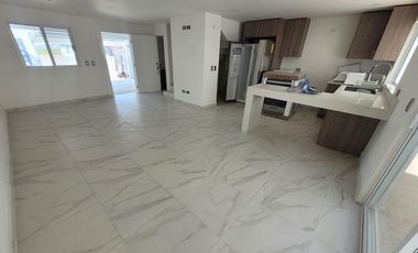 Casa en RENTA en Lienzo Residencial, colonia Loma Bonita, vía rápida Alamar.