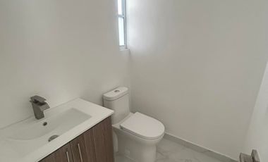 Casa en RENTA en Lienzo Residencial, colonia Loma Bonita, vía rápida Alamar.