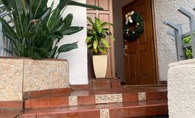 Casa en RENTA en Colinas de Aguacaliente.  💎USO COMERCIAL permitido💎