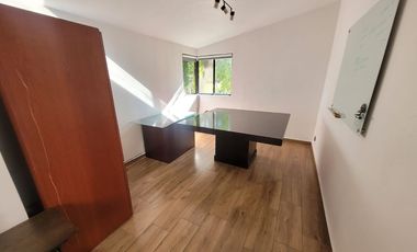 Casa en RENTA en Colinas de Aguacaliente.  💎USO COMERCIAL permitido💎