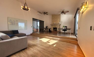 Casa en RENTA en Colinas de Aguacaliente.  💎USO COMERCIAL permitido💎
