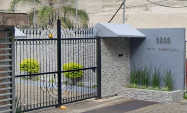 VENDO CASA EN JARDINES EL SAUZ, GUADALAJARA CERCA EXPO GUADALAJARA