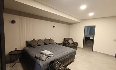 Renta de excelente Suite Amueblada en Av. Juárez