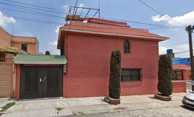 CASA A LA VENTA EN LA COL.  CUMBRIA, C. IZCALLI. EDOMEX