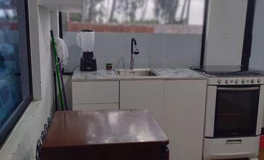 URCUQUI, VENDO CASA COLONIAL, CON LOCAL Y DOS SUITES