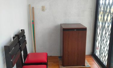 URCUQUI, VENDO CASA COLONIAL, CON LOCAL Y DOS SUITES